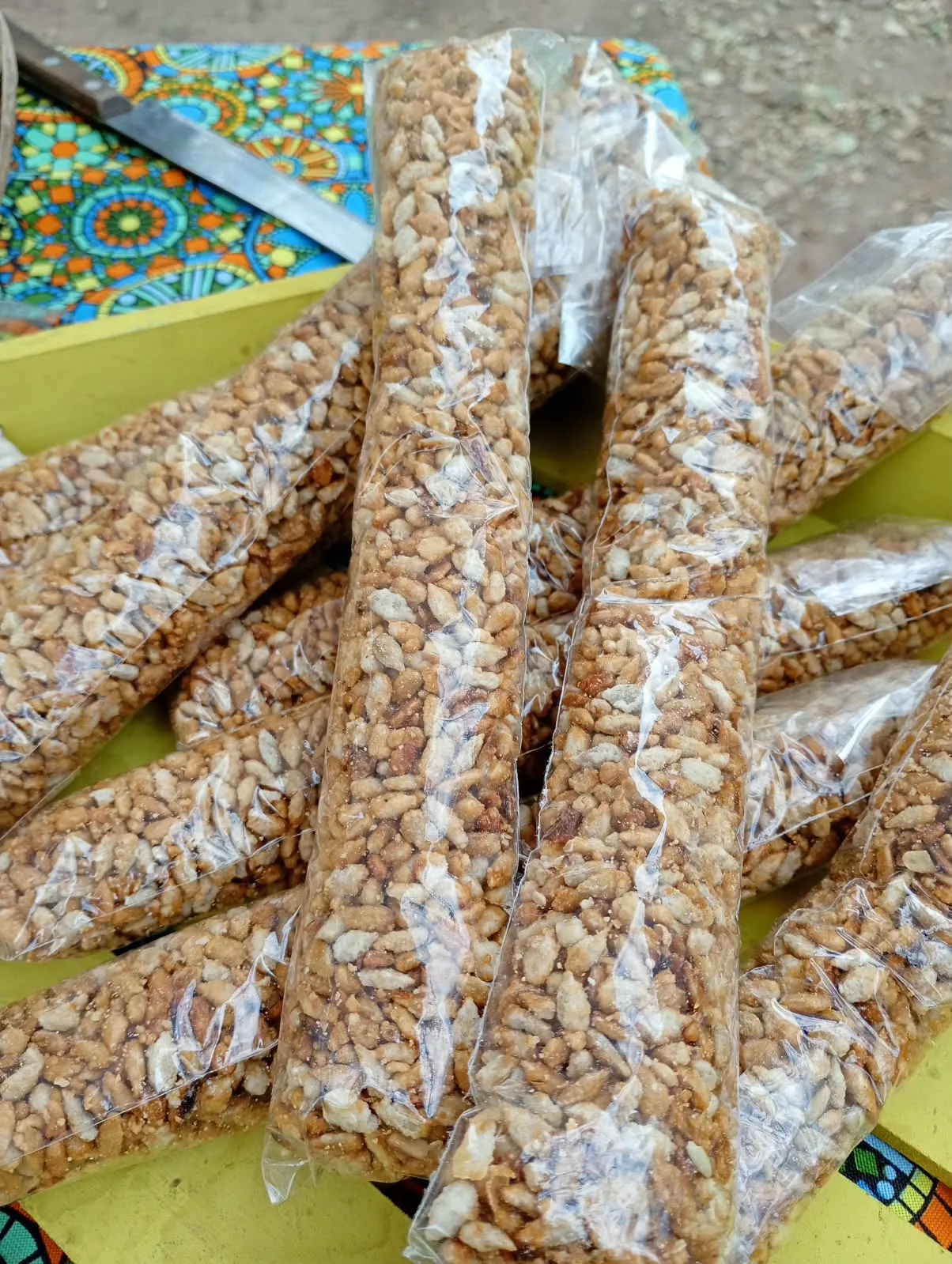 Garrapiñada de girasol con limón × 100 grs - Floreciendo